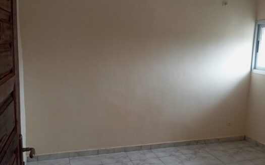 Appartement à Port Bouet précisément Gonzague Carrefour chien
